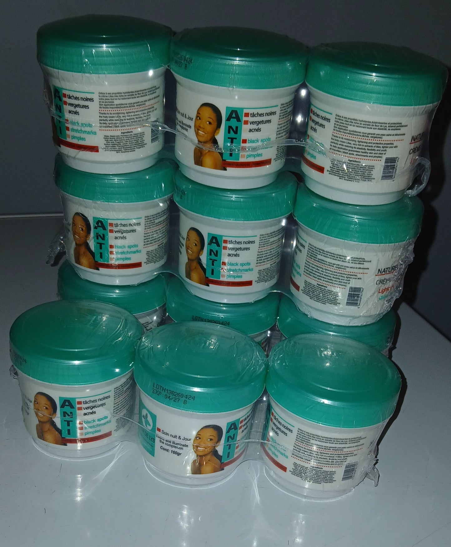 Lilies fluer de lys cream sets