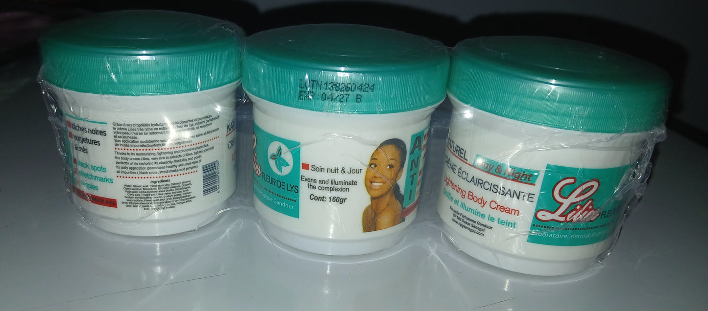 Lilies fluer de lys cream sets
