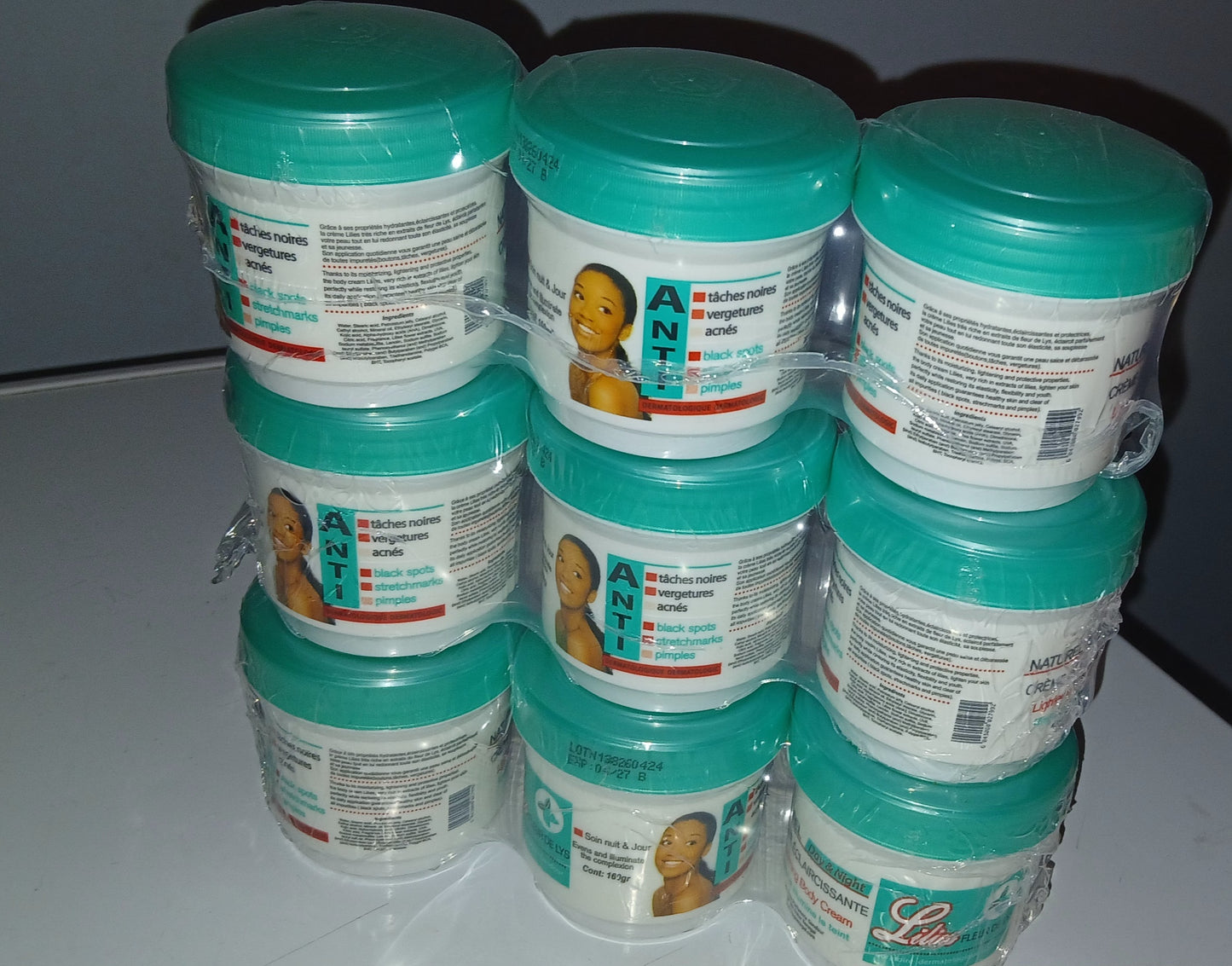 Lilies fluer de lys cream sets